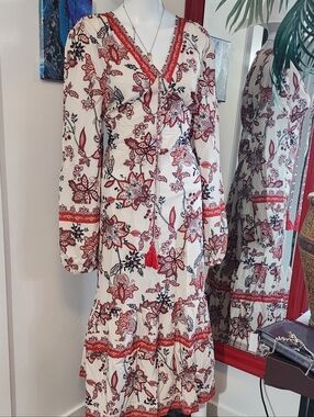 Spirit Red and White Floral V-Neck Maxi Dress
